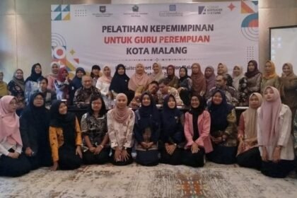 Pembukaan Pelatihan Kepemimpinan Guru Perempuan se-Kota Malang oleh Kepala Dinas Pendidikan dan Kebudayaan Kota Malang di Ijen Suite Hotel, Senin (2/2/2026).