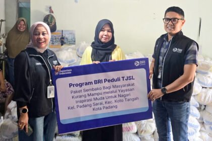 BRI Peduli Padang salurkan bantuan sembako bagi warga prasejahtera melalui kolaborasi dengan Yayasan Inspirasi Muda Anak Nagari.