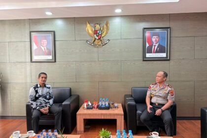 BRI Padang kunjungi Polda Sumbar untuk memperkuat sinergi dan kerja sama strategis guna mendukung keamanan transaksi dan stabilitas ekonomi daerah.