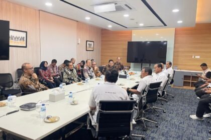 Direksi Semen Padang kunjungi BRI Padang untuk perkuat sinergi dan kolaborasi strategis guna mendukung operasional bisnis dan pertumbuhan ekonomi daerah.
