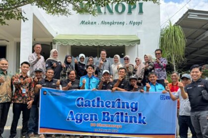 BRI Dharmasraya gelar gathering dan sosialisasi Agen BRILink, perkuat sinergi, tingkatkan layanan, dan beri reward agen berprestasi.